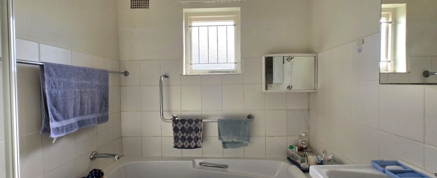4 Bedroom Property for Sale in Gansbaai Central Western Cape